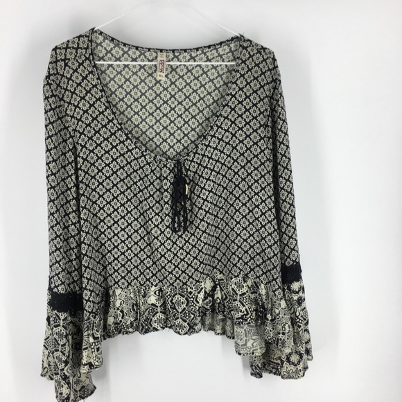 Mudd Ladies Long Sleeve Print Top (0407) - Picture 2 of 5